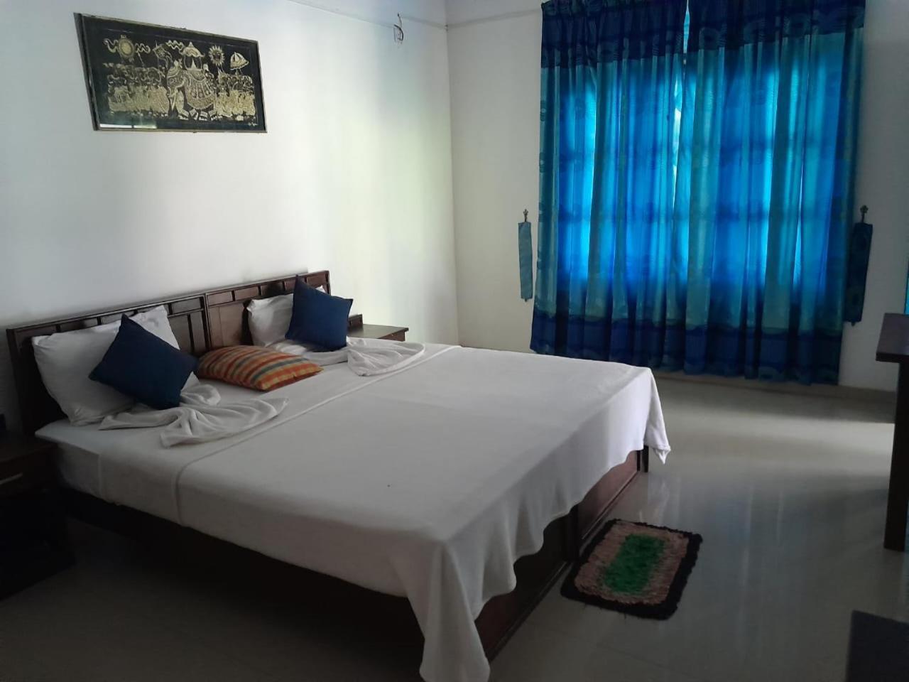 Serenity Lake Resort Yala Tissamaharama Exteriör bild